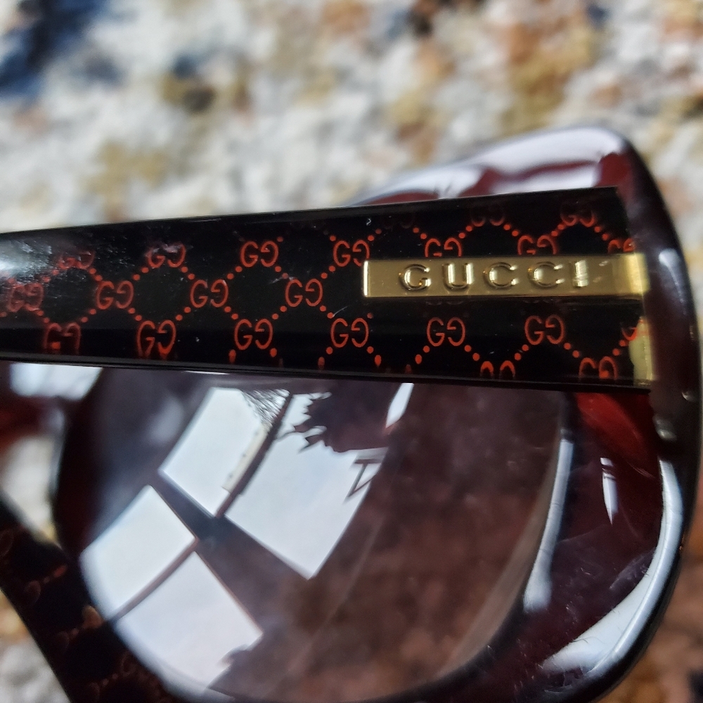 GUCCI OG Sunglasses - Picture 2 of 7